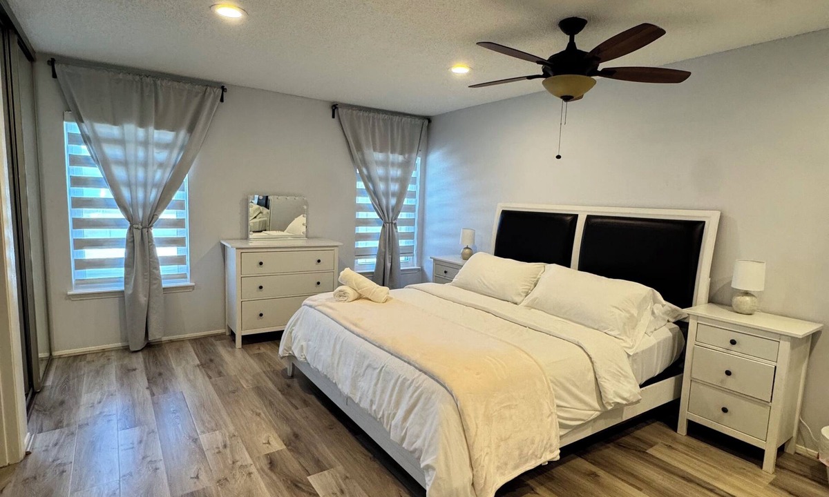 George Bush Park/Eldridge House | Spacious & Clean Home for 6 – Small Patio & Garage