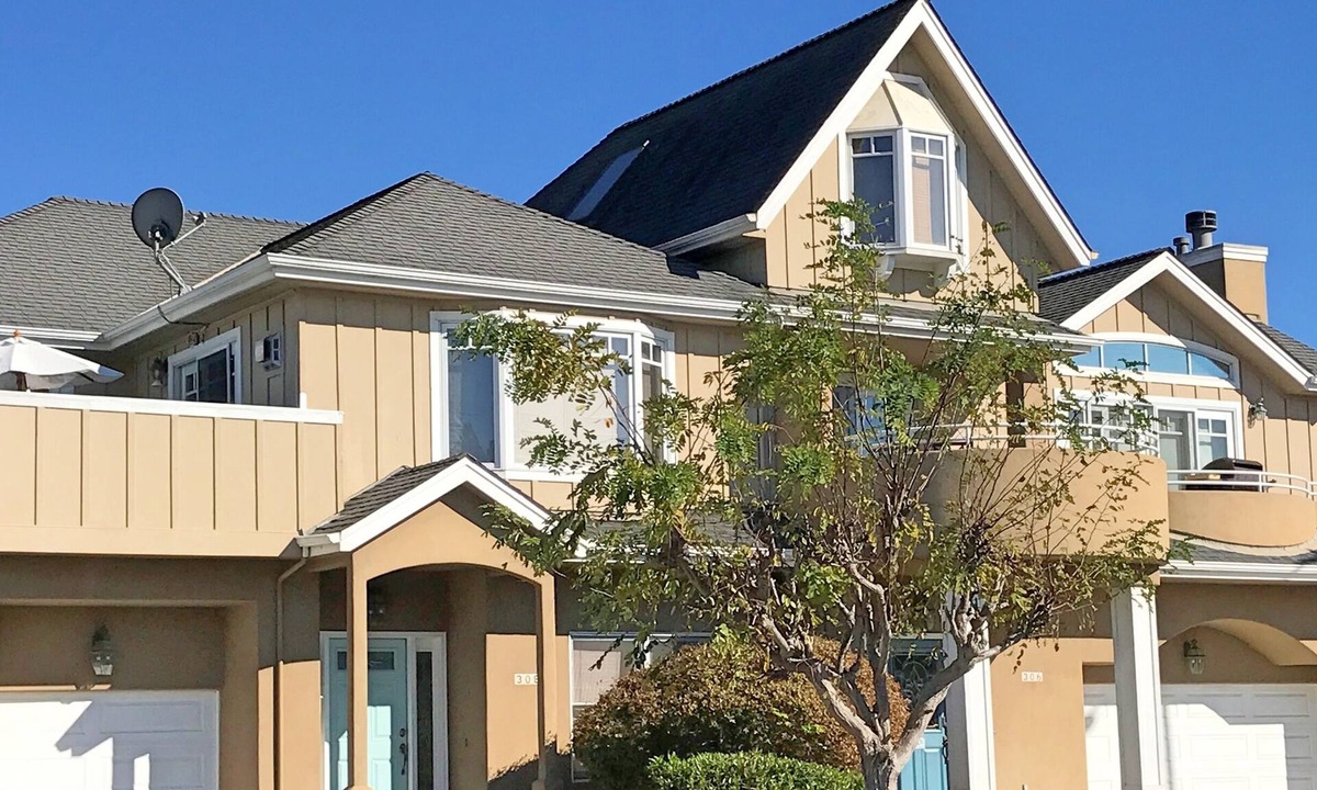 Seabright House | Spacious CLEAN Updated Home. Luxury Amenities