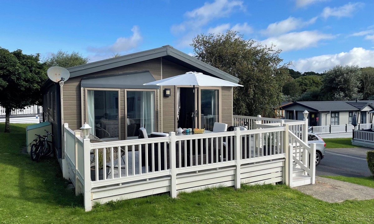 Milford on Sea Cabin | Spacious, comfortable lodge for a truly restful getaway