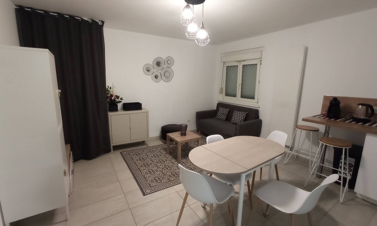 Saint-Avold Apartment | Spacious, comfortable apartment, ideal for workers