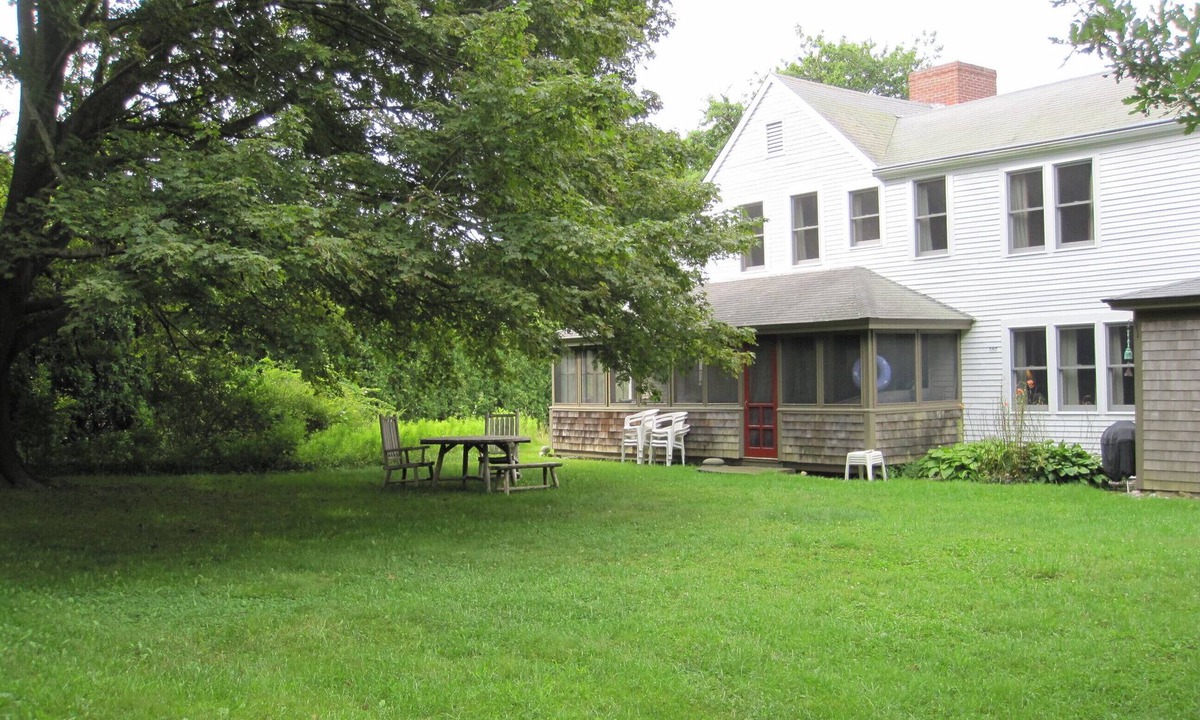 West Brewster House | Spacious, Comfortable 1700s Home - Close to Cape Cod Bay Beaches