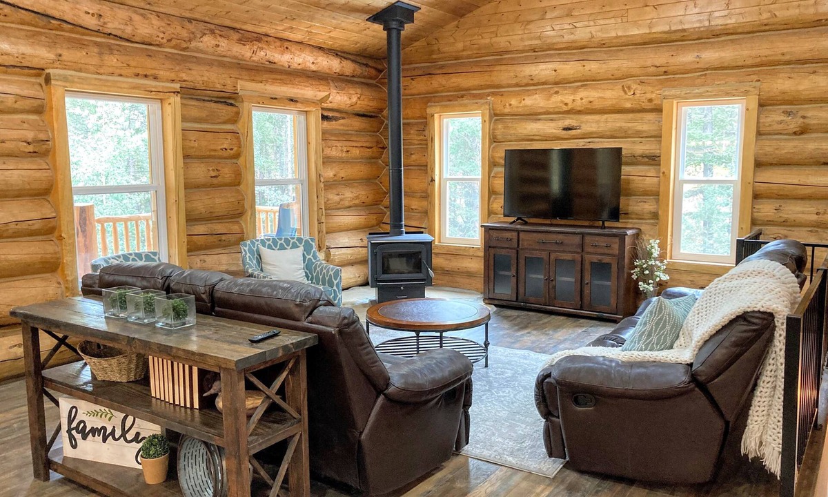 Spring Valley Cabin | Spacious Comfortable Cabin