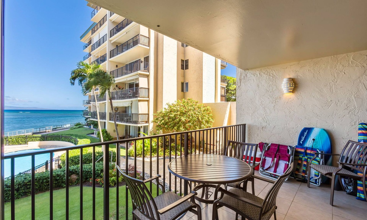 Kahana Condo | Spacious condo with an ocean view, pool, & washer/dryer - walk to beach