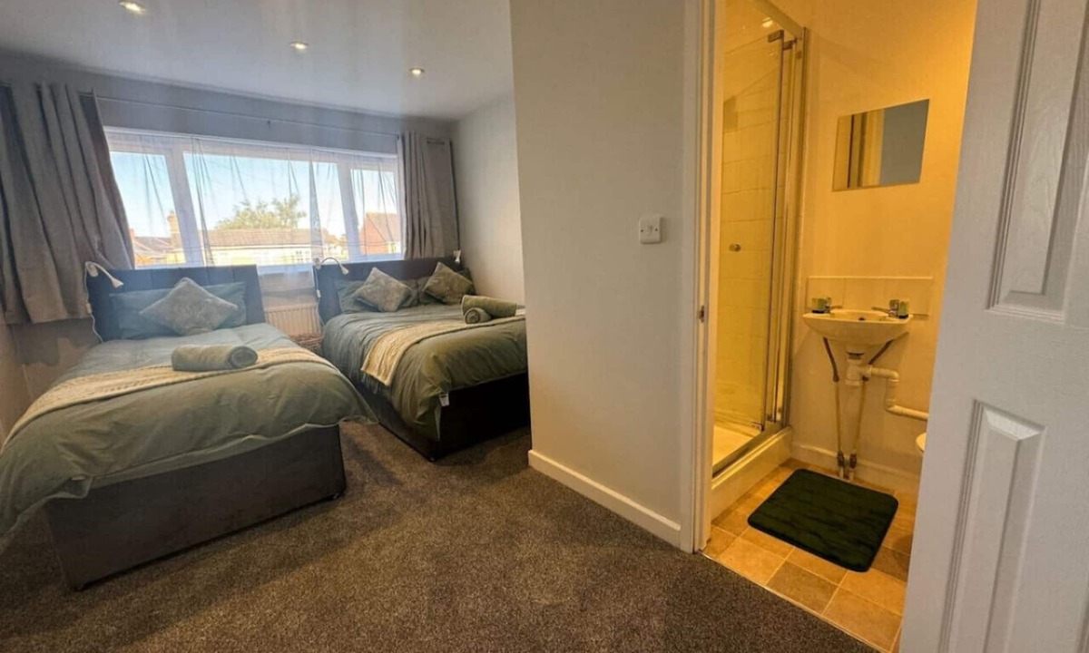 Swindon House | Spacious Contractor Accommodation