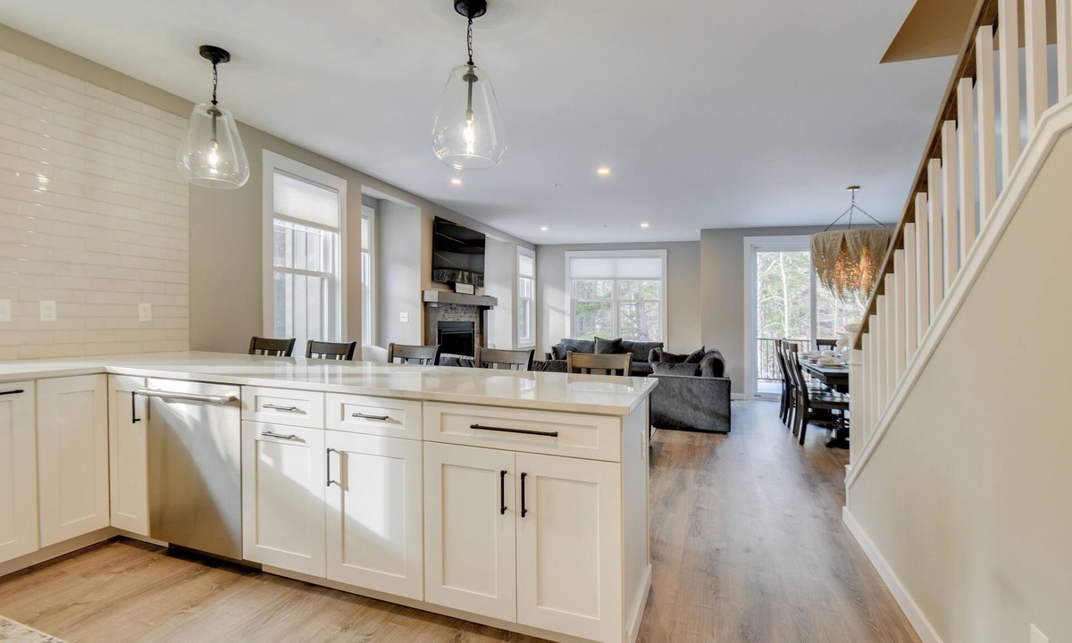 North Conway Apartment | Spacious Conway Vacation Rental w/Pool Table
