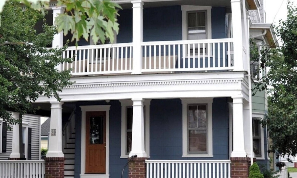 Ocean Grove House | SPACIOUS CORNER BEACH HOUSE with WRAPAROUND PORCHES in OCEAN GROVE