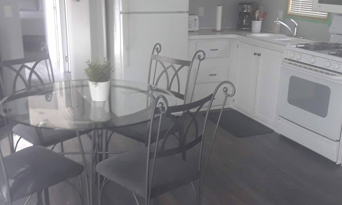 Sherkston Cottage | Spacious Corner Lot Cottage @ Sherkston Shores