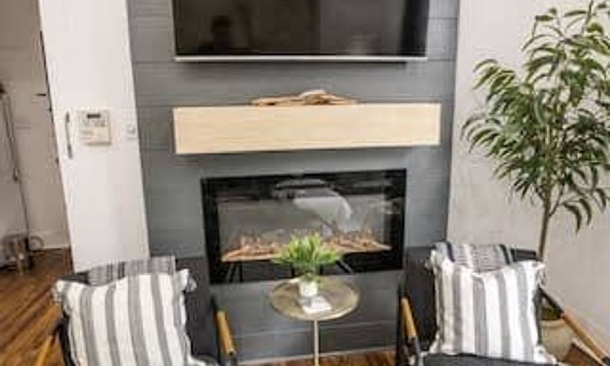 Downtown House | Spacious Corporate Lodging in Downtown Lafayette