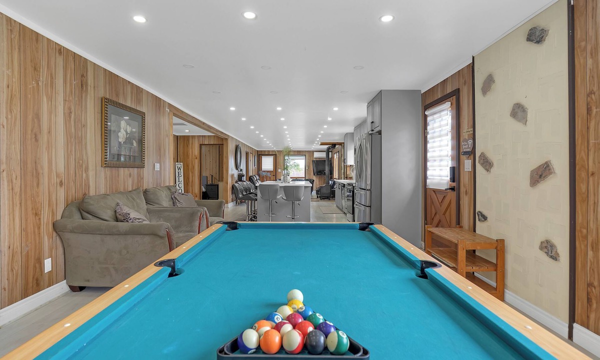 Coboconk Cottage | Spacious Cottage- right across lake!