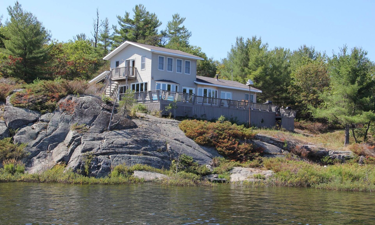 Byng Inlet Cottage | Spacious Cottage with a View