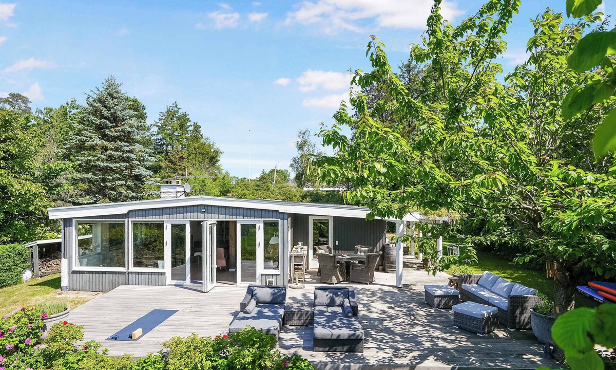 Dronningmolle House | Spacious cottage with a view of wild nature