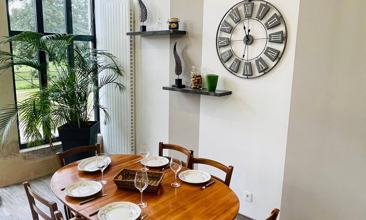 La Fleche Cottage | Spacious Cottage in Private Park, Sleeps 5, Large Shower, Private Terrace