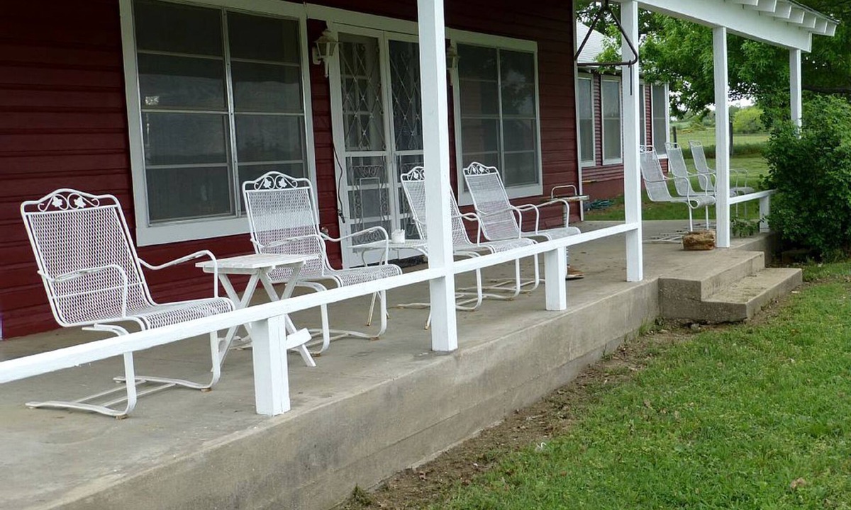 Dennis House | Spacious Cottage Rental for Group Getaway on Ranch near Dallas, Texas