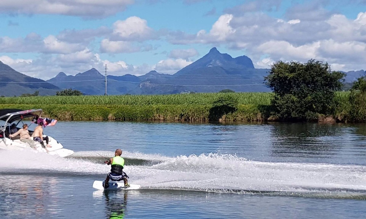 Condong Cottage | Spacious cottage set in a heritage garden