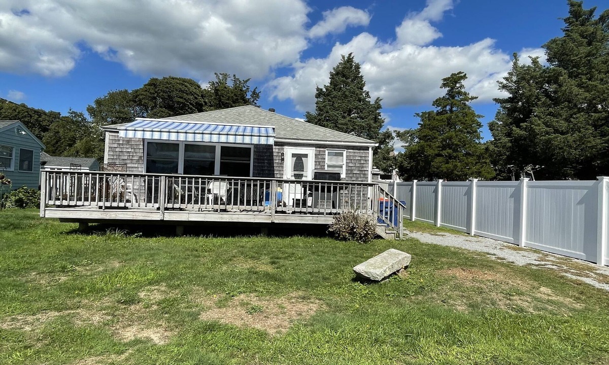Mattapoisett Cottage | Spacious Cottage