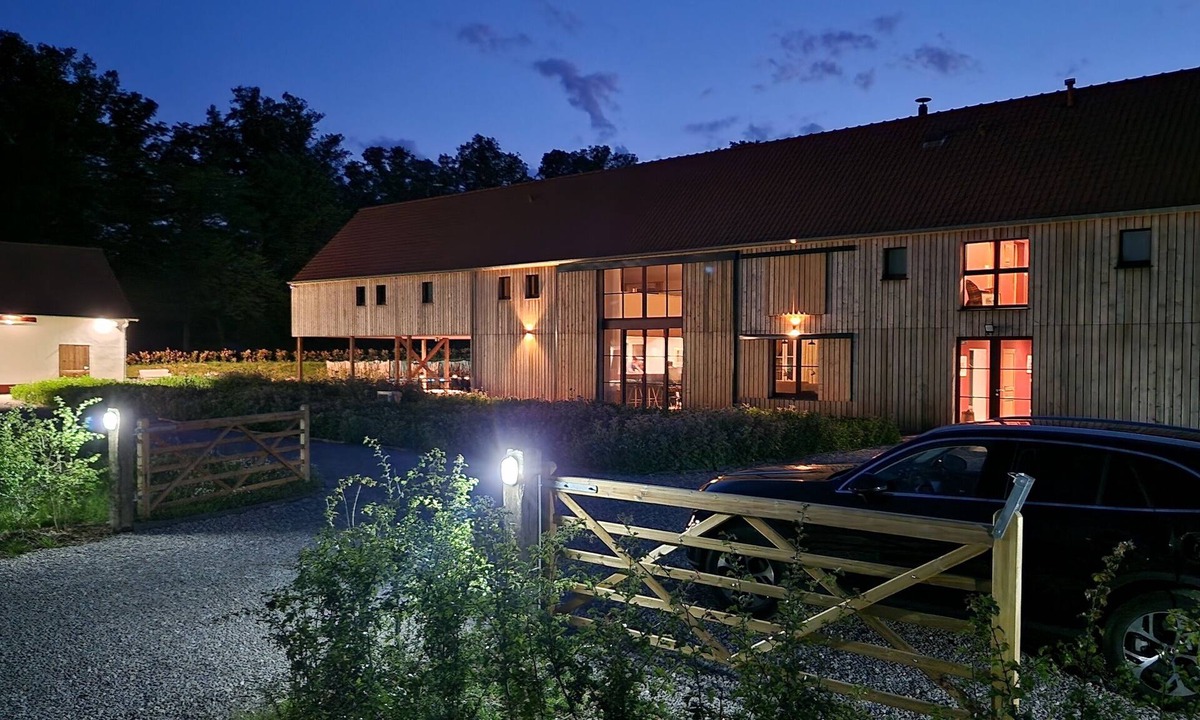 Tramecourt House | Spacious country house, private pool, 2 charging stations, 15 p.