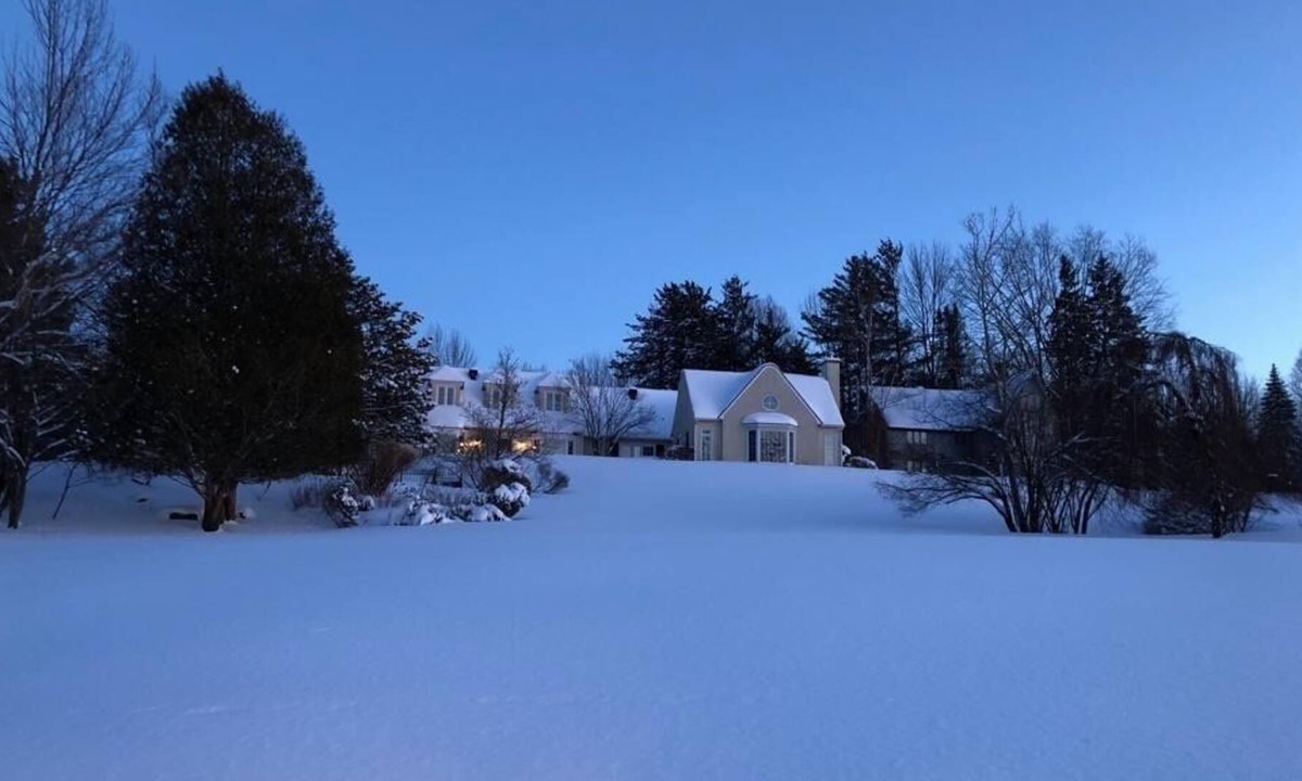 Knowlton House | Spacious Country House on 22 Acres near ski/outdoor centres