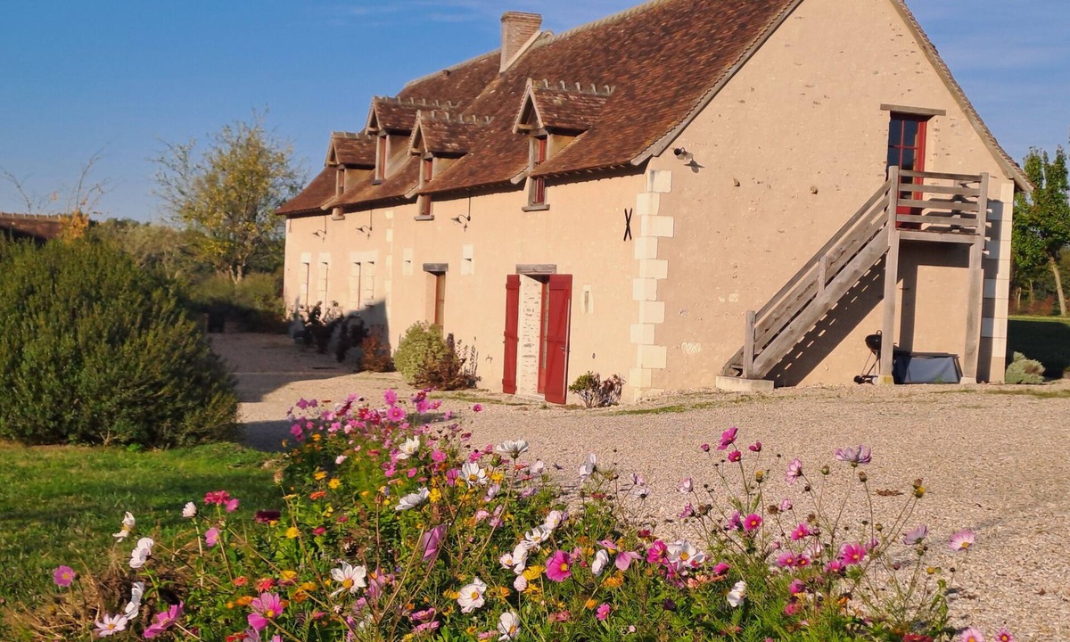 Preaux House | Spacious Country House with Private Terrace, Shared Garden, and Wi-Fi