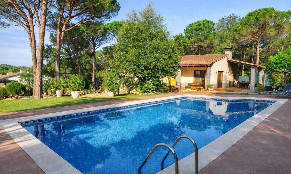 Sils Villa | Spacious Countryside Costa Brava Relax
