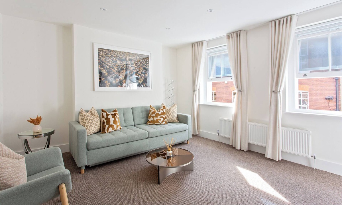 Covent Garden Apartment | Spacious Covent Garden Getaway