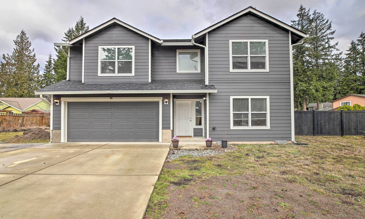 Covington House | Spacious Covington Home w/ Hot Tub!