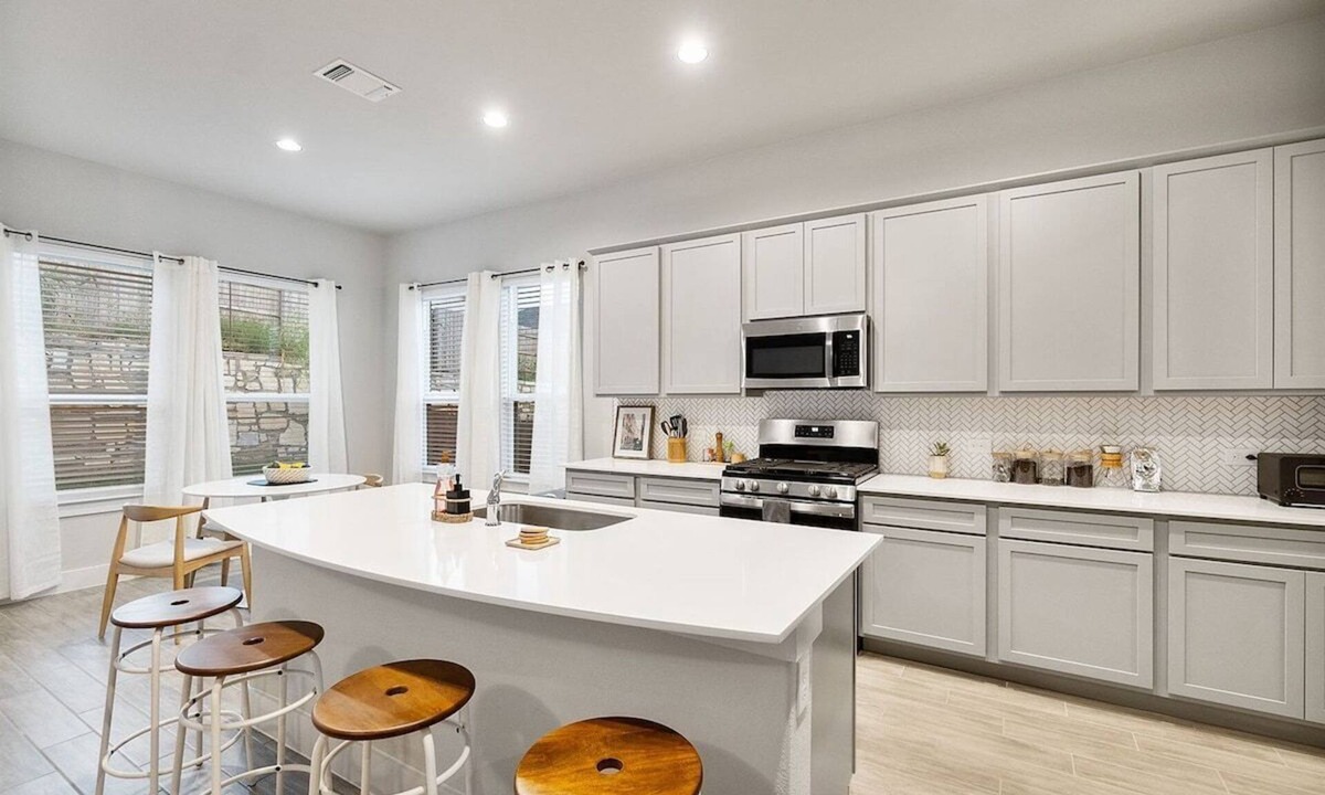 Austin House | Spacious Cozy 4B Home in Frisco