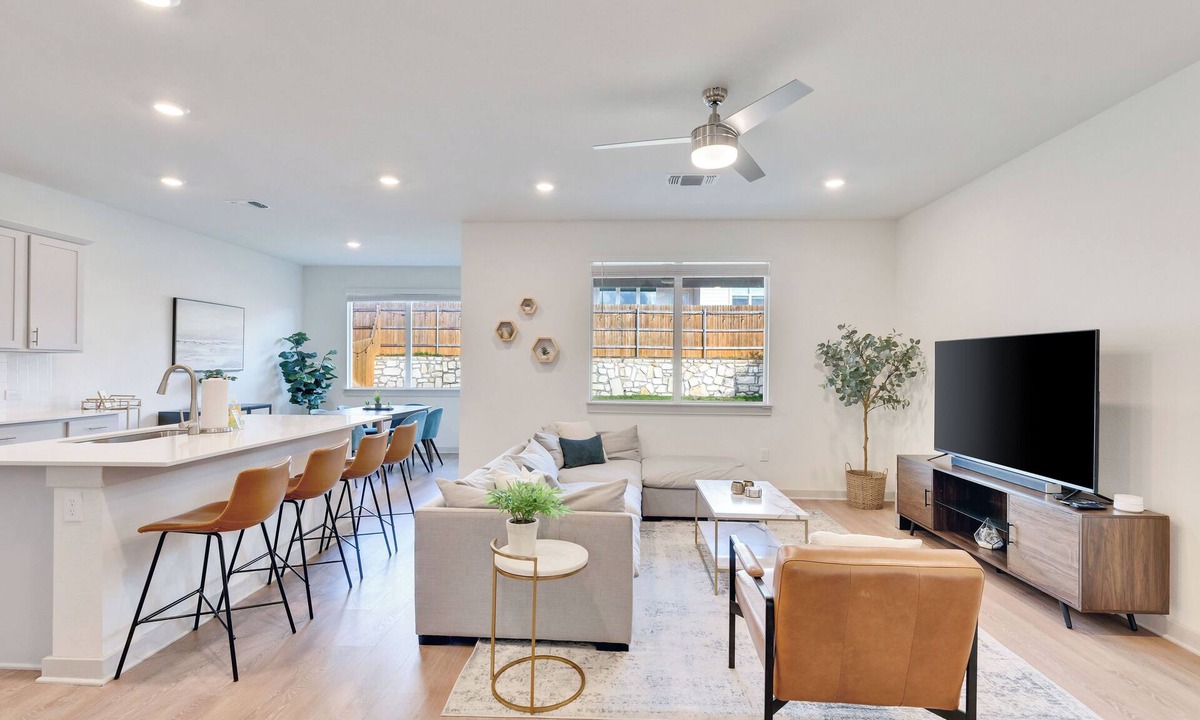McNeil House | Spacious Cozy Austin Home with Pool Access