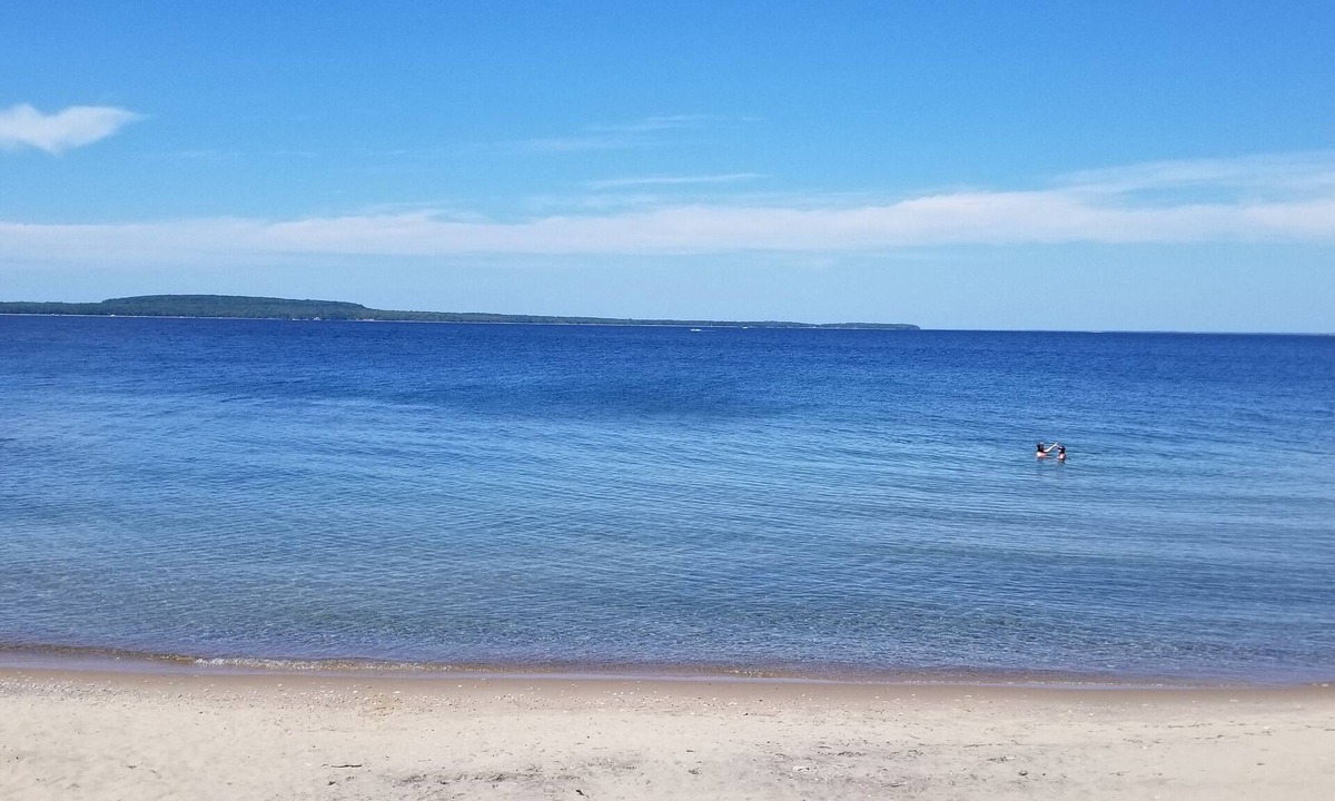 Lafontaine Cottage | Spacious -Custom Build Lakehouse-strtt-2025-158