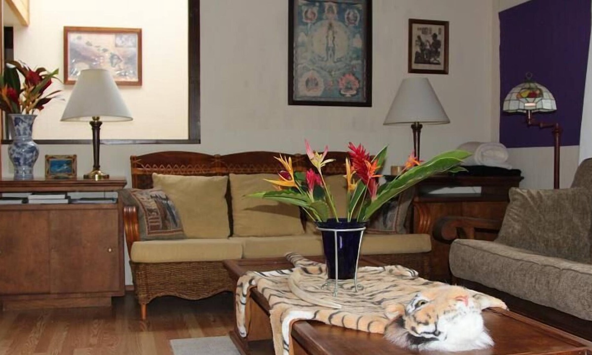 Keaau House | Spacious, Custom, Fully Equipped, Centrally Located For East Hawaii Sights