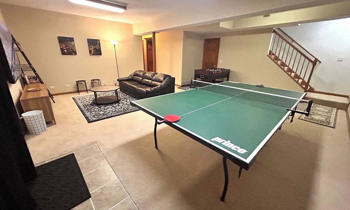 Glen Ellyn House | Spacious Deck & Balcony, Game Area, Garagenn