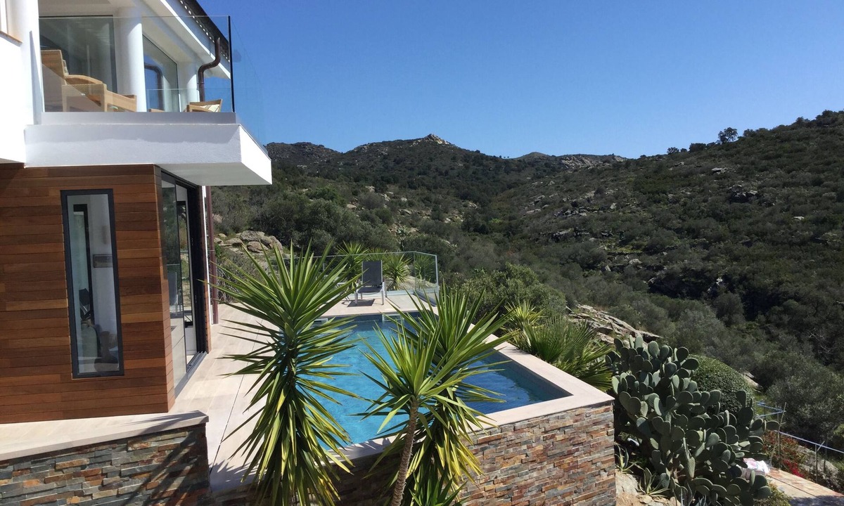 Roses Town Center Villa | Spacious designer villa with stunning sea and mountain views, pool and spa tub
