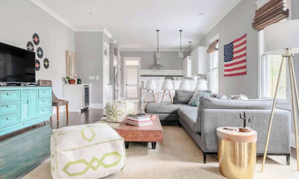 Eastwood House | Spacious Dog Friendly 3 BR Townhome, Grill, Patio 3 Blocks to Grocer, 5 Mins to 5 Points, 15 Mins to Broadway, 24 Hour Hospitality Team, Perfect for Families