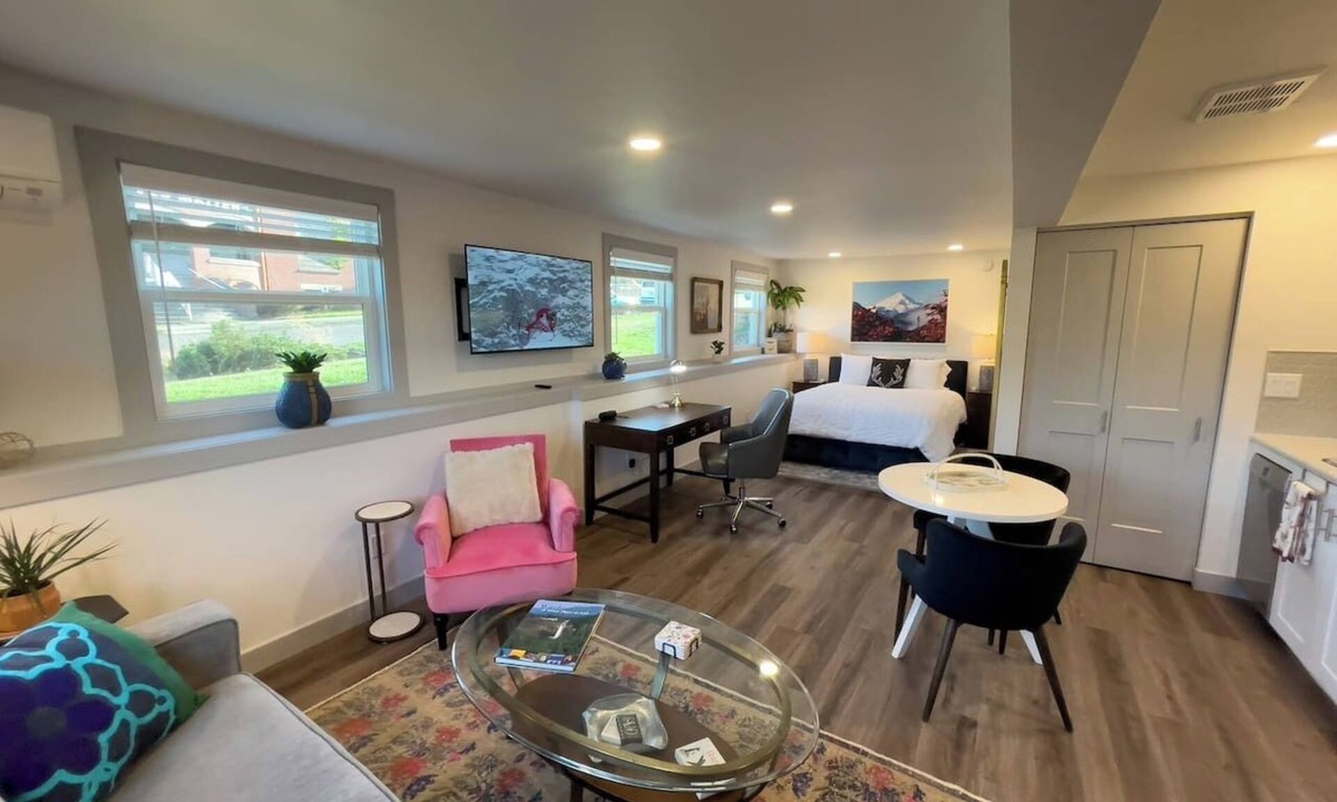 York Apartment | Spacious Downtown Studio | A+ Location | Near WWU