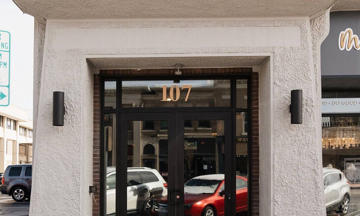 Troy Apartment | Spacious Downtown Troy 3BR 3BA Sleeps 10