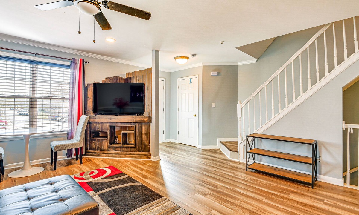 Graceland Park House | Spacious Dundalk Townhome: 8 Mi to Inner Harbor!