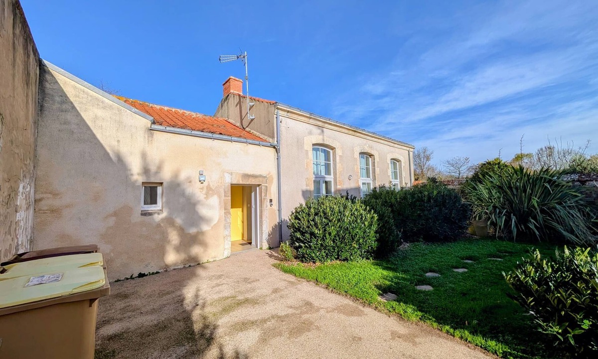 Grosbreuil House | Spacious duplex house in Grosbreuil
