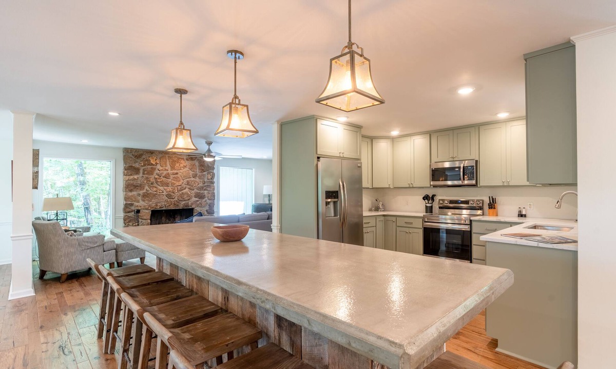 Eden Isle House | Spacious Eden Isle Retreat | Sleeps 12 | Pool Table | Deck | Near Marina