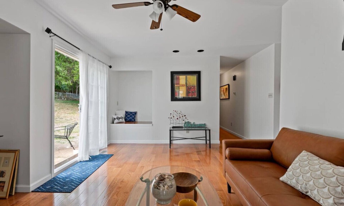 Eureka House | Spacious elegant big home - minimal 30 days