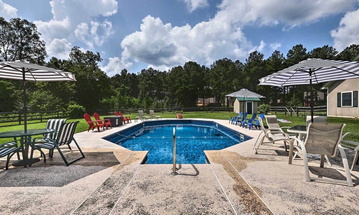 Houston County House | Spacious Elko Home - 6 Mi to Georgia Fairgrounds!