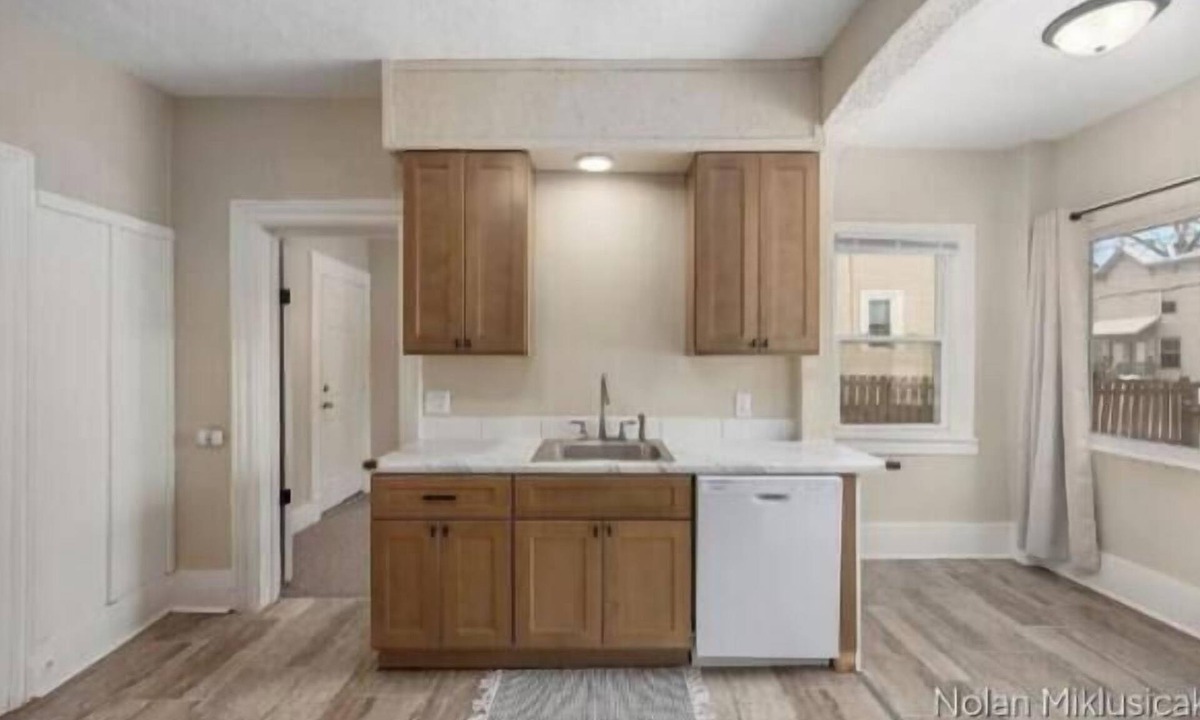 Grand Rapids Apartment | Spacious Extended Stay - Furnished