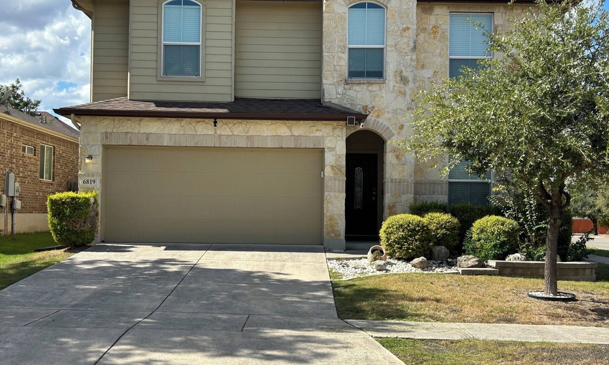 San Antonio House | Spacious, family and pet friendly home near Sea world & Helotes TX