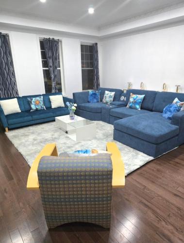 Brampton Apartment | Spacious family friendly 2 bedroom home