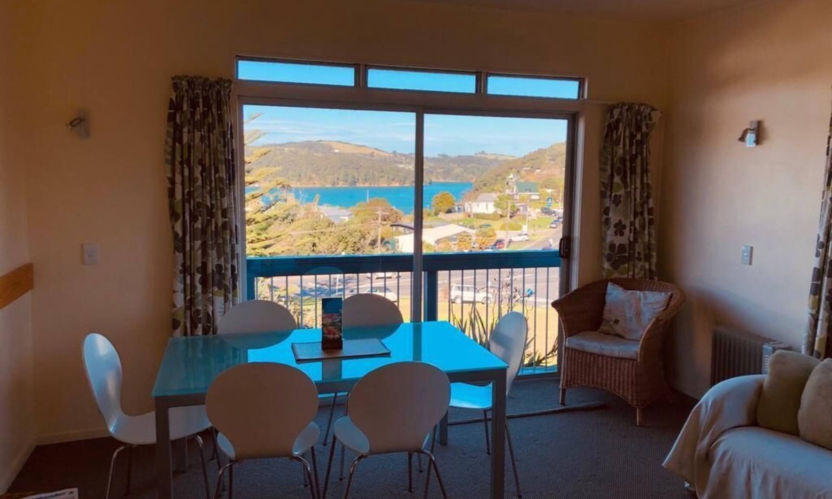 Ostend Apartment | Spacious, Family Friendly, Self-contained 2 Bedroom Units