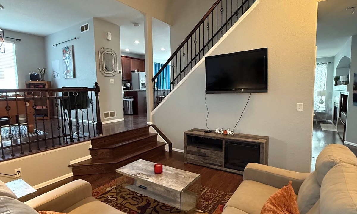 Aurora House | Spacious Family Fun House