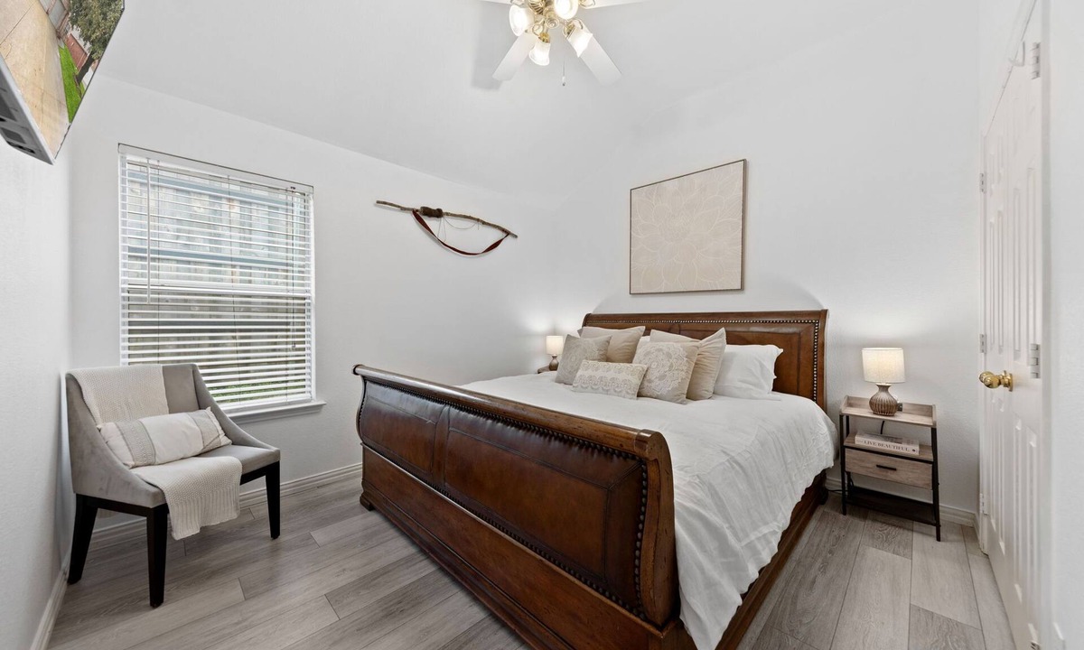 South Arlington House | Spacious Family Haven w Big Yard, Great Location!