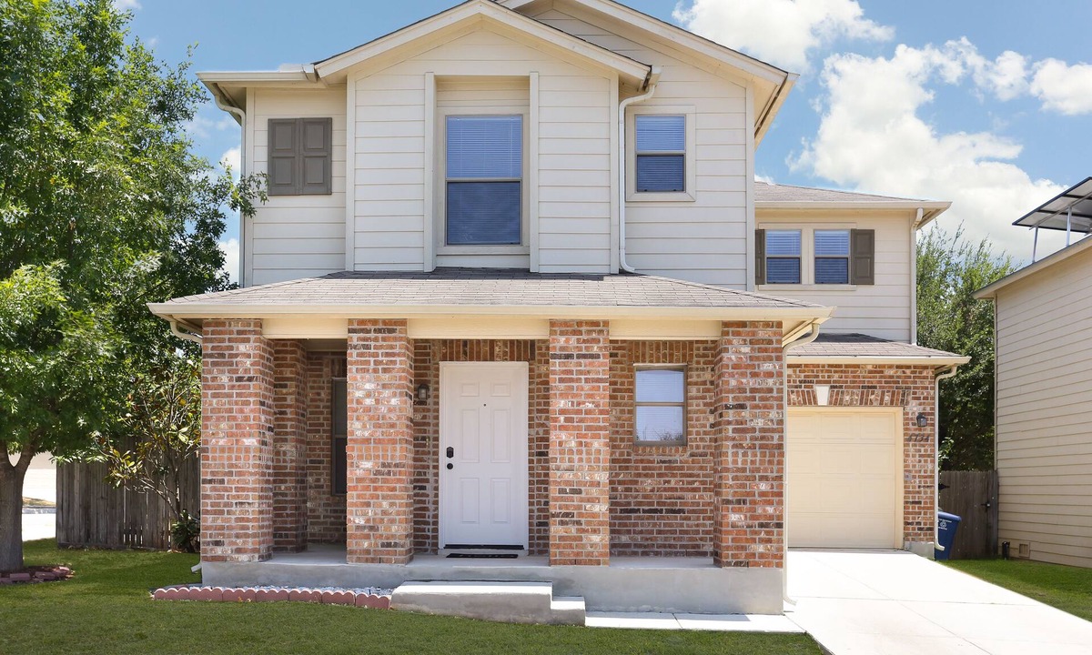 Leon Valley House | Spacious Family Home, Near Lackland