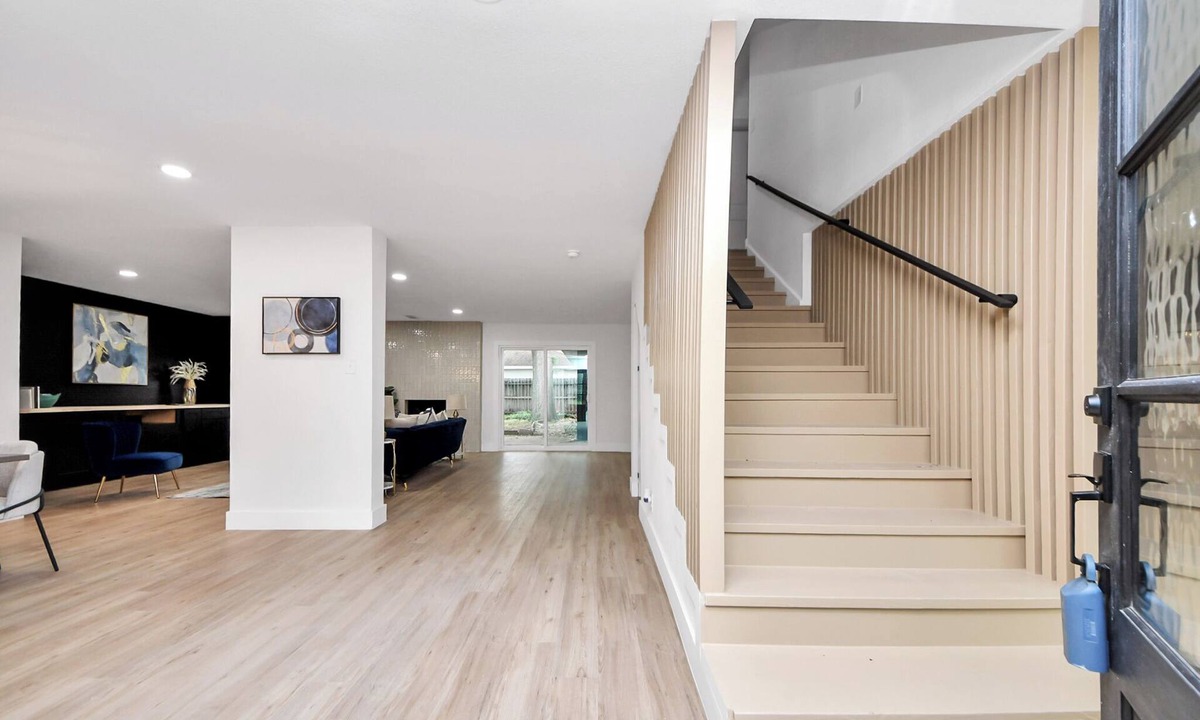 Garden Oaks House | Spacious Family Home for Extended Stays