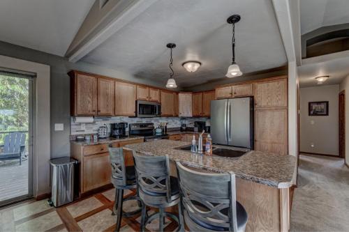 Rapid City House | Spacious Family Home with 2 King Suites