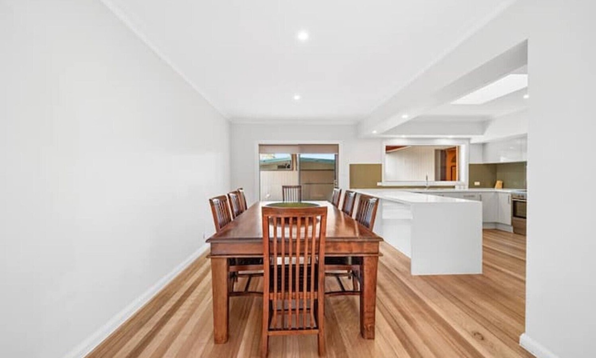 Officer House | Spacious Family Retreat