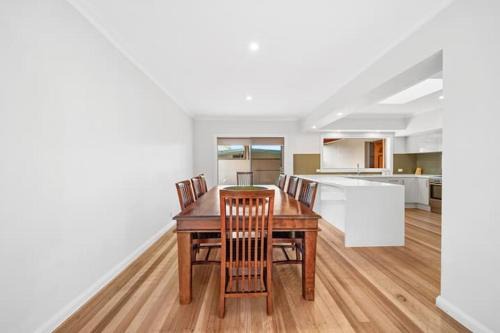 Officer House | Spacious Family Retreat